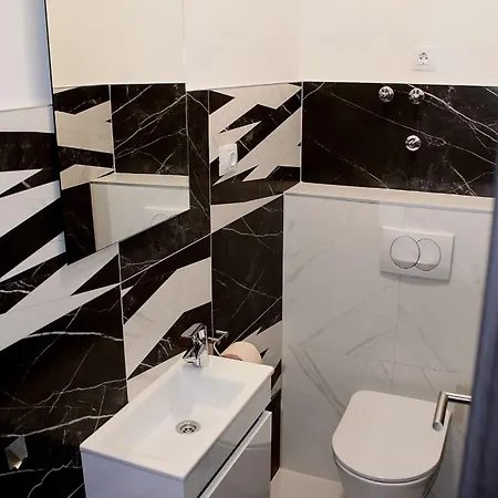 Marebella 公寓 鲁巴达