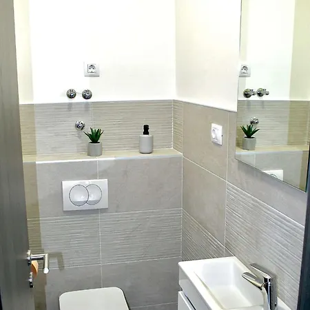 Marebella 公寓 鲁巴达