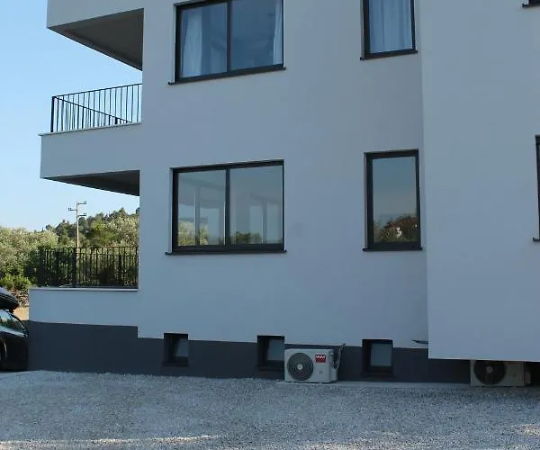 Marebella * Λομπάρδα