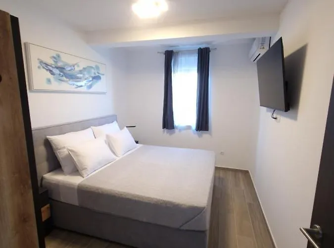 Marebella * Λομπάρδα